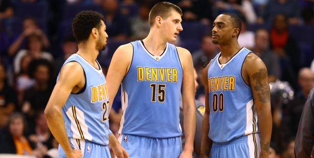 前场同伴抢 前场同伴抢