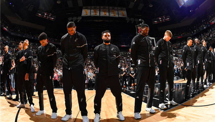 现在三方面 现在三方面